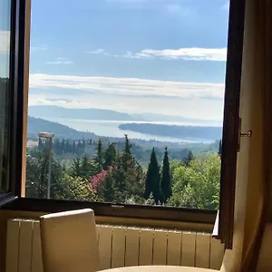 Casa Monia , Roe Italia