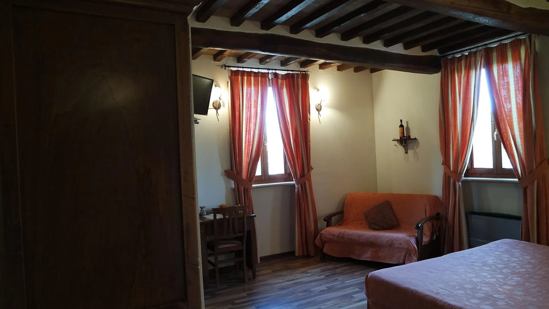 Fonte Dei Tufi Bed & Breakfast Siena