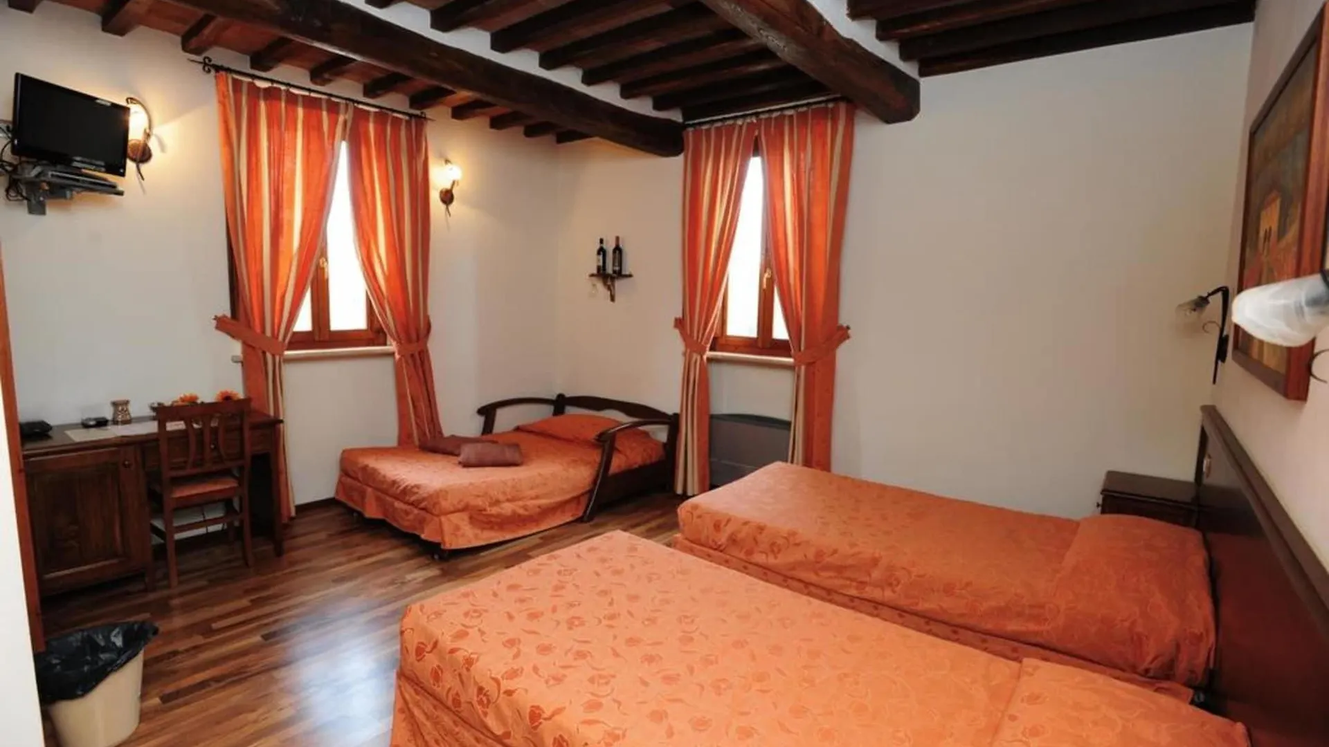 Fonte Dei Tufi Bed & Breakfast Siena