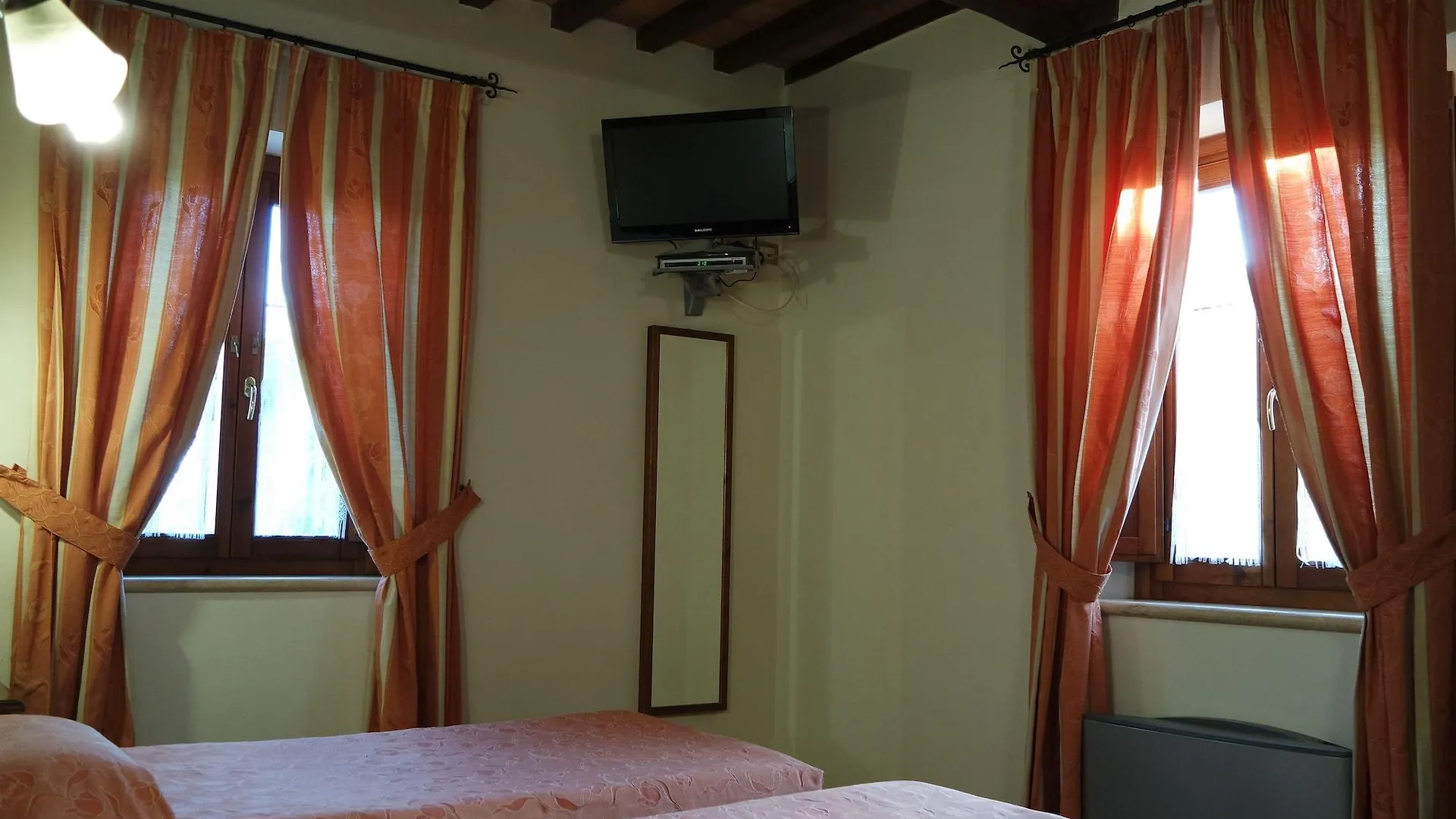 Fonte Dei Tufi Bed & Breakfast Siena
