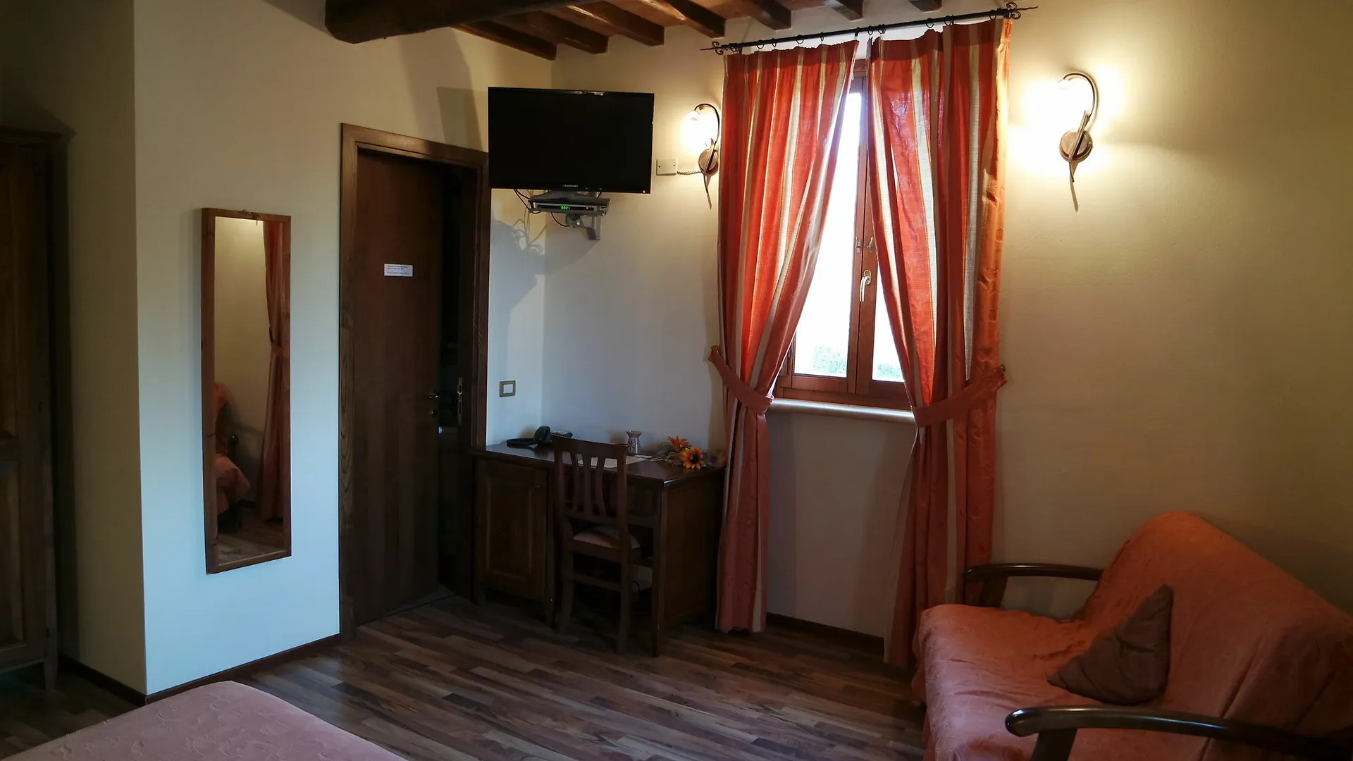 ***  Fonte Dei Tufi Bed & Breakfast Siena Italy